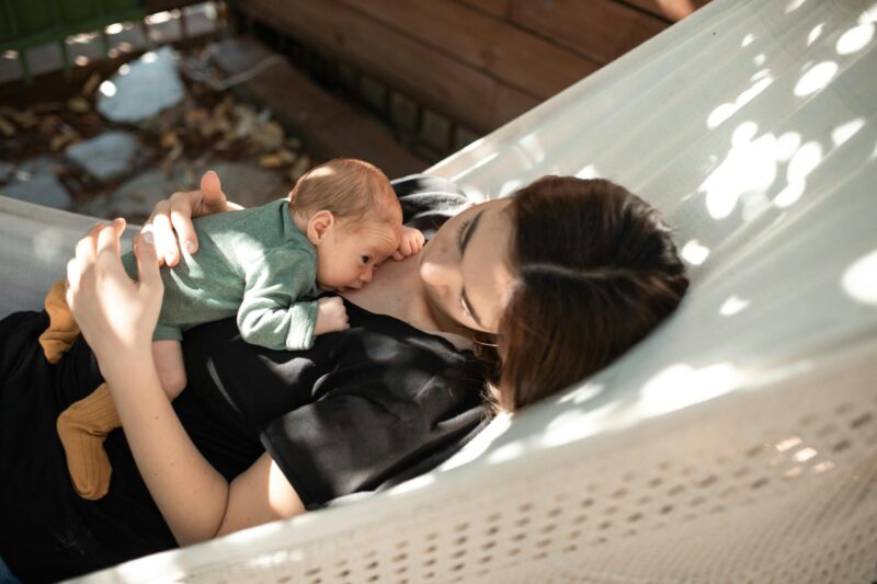 A New Mom Gift Box That Cares for Her Too