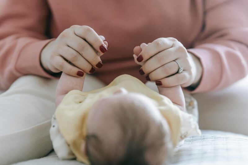 A Mama Sweatshirt That Keeps the Kids Close in the Sweetest Way